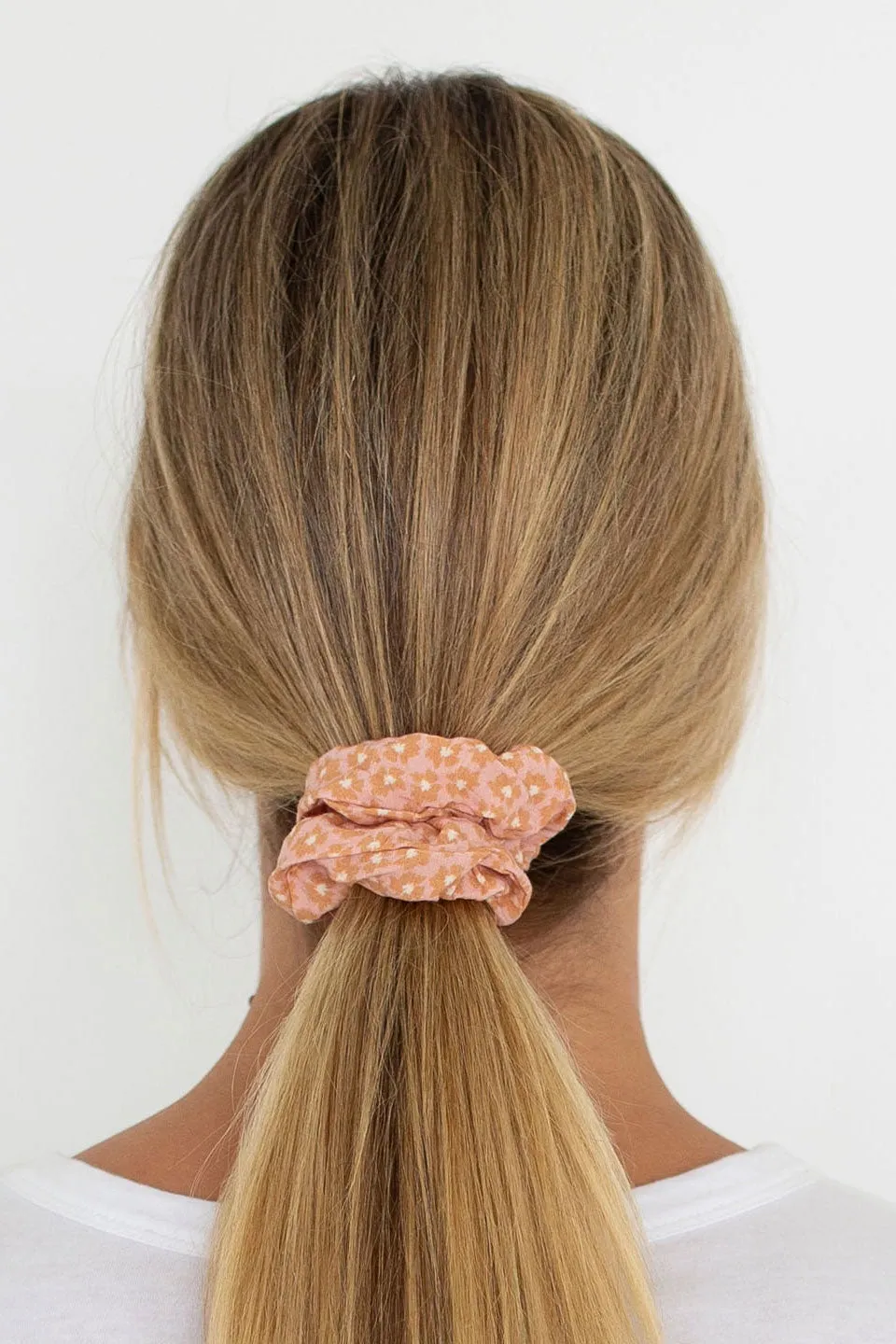 Camel Daisy Scrunchie