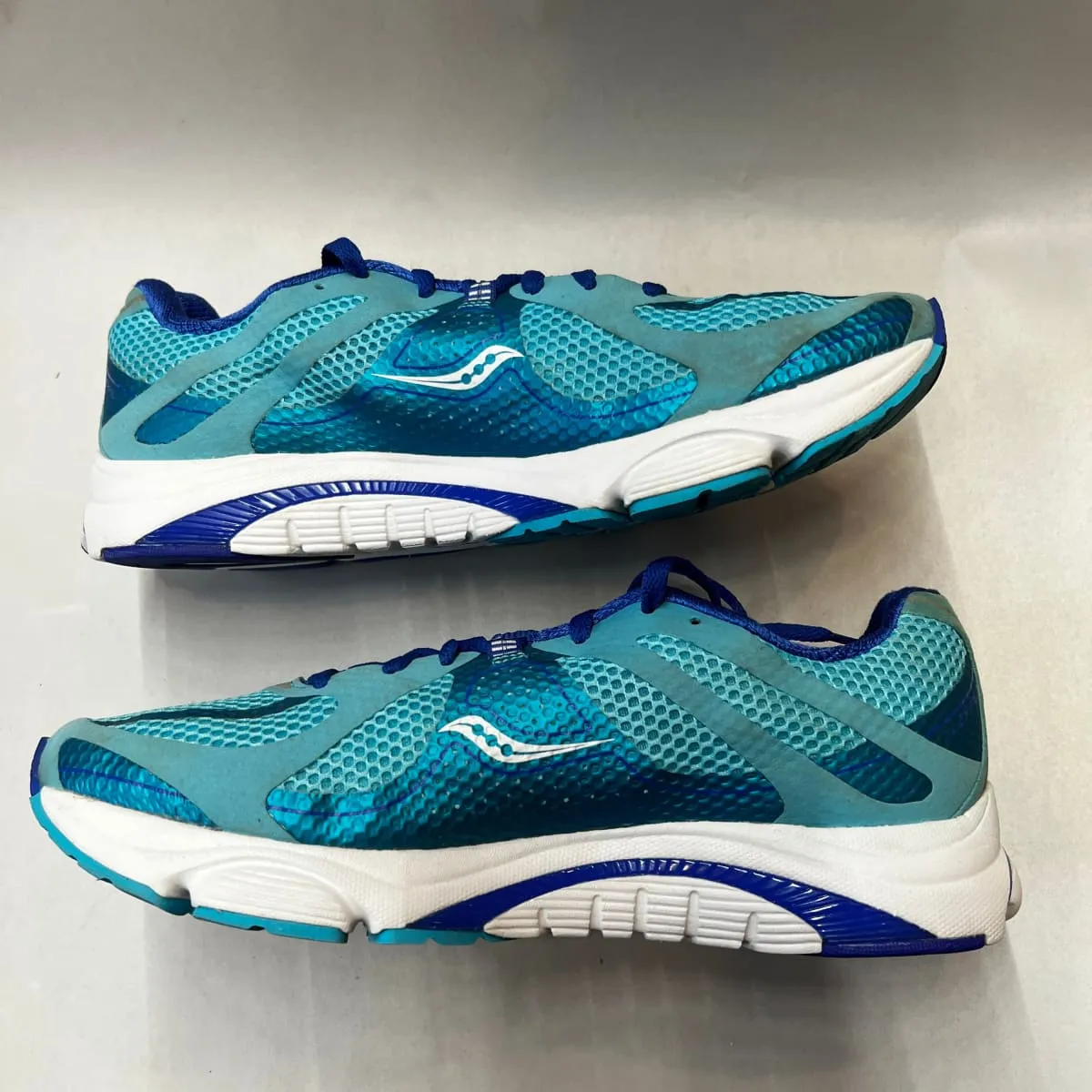 Women's Saucony ProGrid •Mirage 3• Running Shoe Blue/White Size 11M Preowned